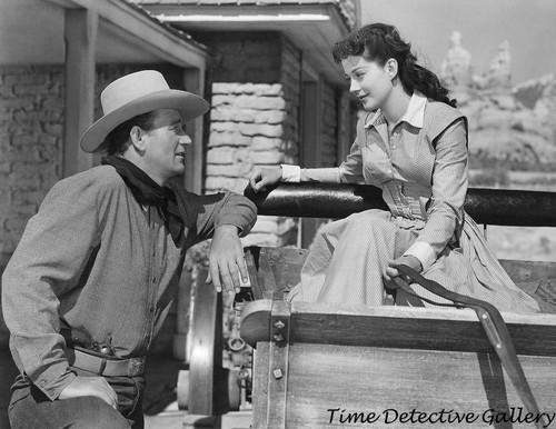 John wayne gail - &,